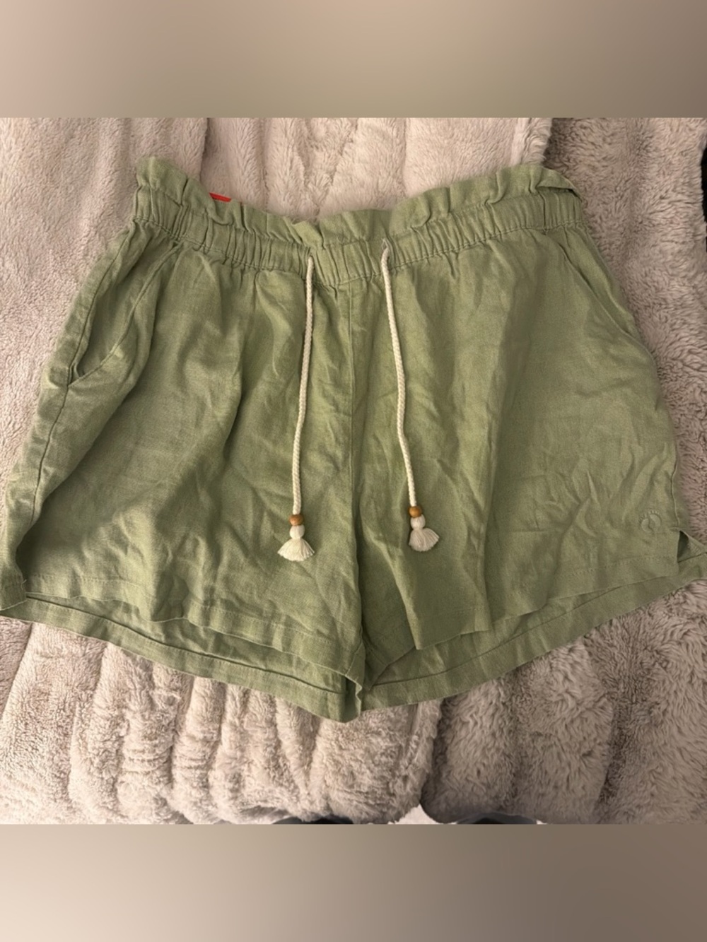 Women’s Light Green Drawstring Linen Shorts